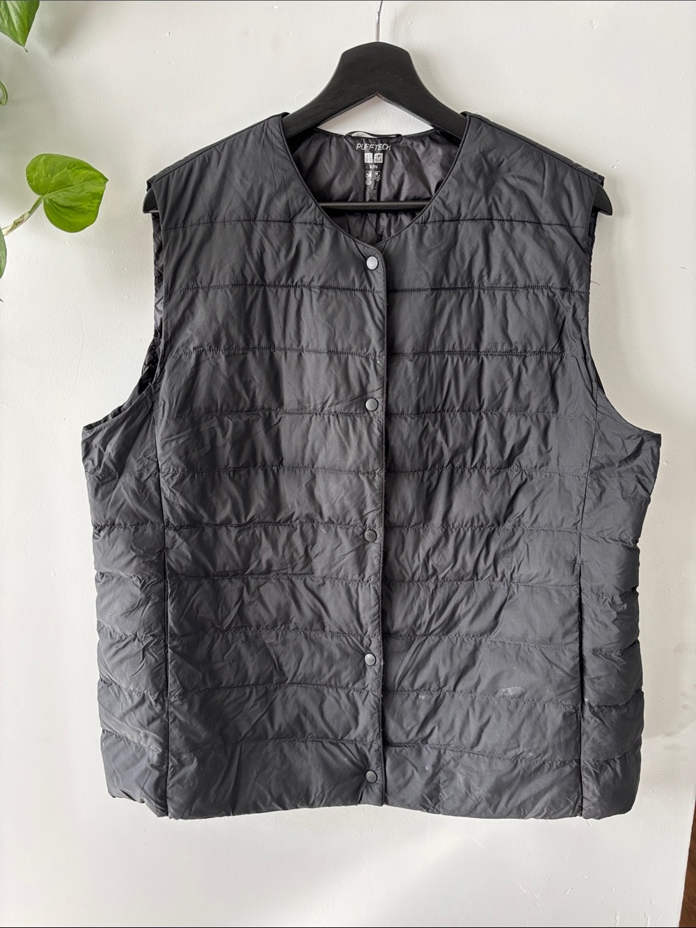 Uniqlo Pufftech Black Quilted Snap-Front Vest